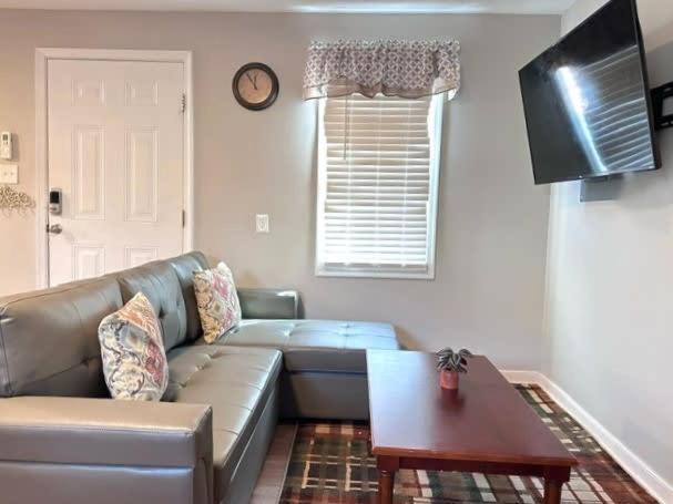E3 Centrally Located In Carytown Fully Fenced Richmond Buitenkant foto